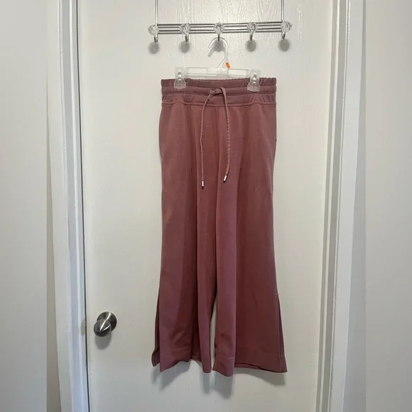 Size 4 Lululemon Soft Ambition high rise crops, spiced Chai - Picture 4 of 8